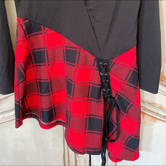 Vintage Christmas Style Lace Up Asymmetrical Red Buffalo Plaid V-Neck Medium - Picture 3 of 13
